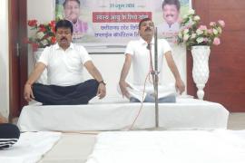 Theme 'Yoga for Healthy Ageing', Yoga is the basis of balance in life, adopt yoga for a healthy life, Sanjay Srivastava, Chairman of Civil Supplies Corporation, Yogacharya Jitendra Kumar Agarwal, Deputy AGM, NAN, Nava Raipur, Chhattisgarh, Khabargali