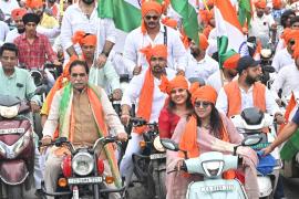 A deluge of tricolours in Raipur West: Thousands gathered, Bharat Mata Chowk reverberated with the aarti of 51 lamps, a massive caravan of tricolours led by MLA and former Cabinet Minister Rajesh Munat, BJP, Chhattisgarh News, Khabargali