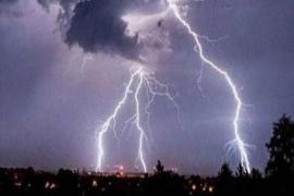 Lightning strikes two families with deadly force; 3 dead, four injured. hindi news janjgir news khabargali 