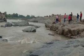  Bodies of all three students found in the Hasdeo River; people broke down in uncontrollable tears upon seeing their loved ones. hindi news latest news khabargali 