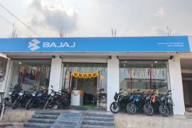 Raipur News, Mahajan Automobiles, Chhattisgarh, Bajaj Showroom Raipur, MP Brijmohan Agarwal, Raipur Rural Assembly MLA Motilal Sahu, Sejbahar, Area Sales Manager of Bajaj Auto Limited Amit Singh, Area Service Manager Vikas Thakur, Dealer Ujjwal Agarwal, Proprietor Yogesh Devangan, Khabargali