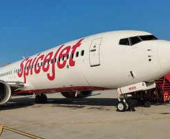 The wheel of the plane coming to Mumbai fell on the runway, there were 78 passengers on board, the pilot declared an emergency hindi News big news latest News khabargali 