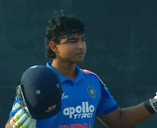 14-year-old Vaibhav Suryavanshi smashed a century in 32 balls, scoring 144 runs against UAE. Hindi latest News big News khabargali 