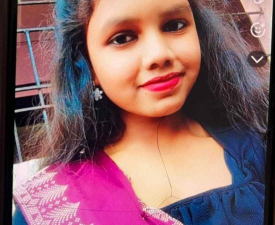 टहलते समय तीसरी मंजिल से गिरी 12वीं की छात्रा, इलाज के दौरान मौत खबरगली A 12th-grade student fell from the third floor while walking and died during treatment. Raigarh news hindi news khabargali 