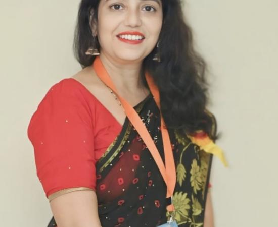 Smita Singh, an embodiment of sacrifice and service, left her government job to shape the future of the underprivileged. Through the Shakuntala Foundation, she has brought about revolutionary changes in the fields of health, women's empowerment, and support for people with disabilities. Raipur, Chhattisgarh, Khabargali.