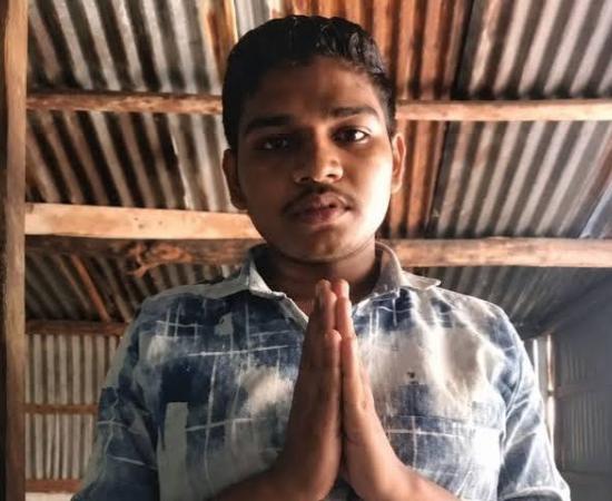18-year-old NEET aspirant commits suicide; apologizes to mother in a video message. hindi news latest news klhabargali 
