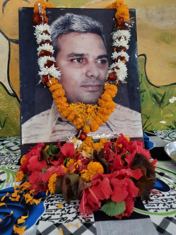 Senior journalist, philanthropist, self. Kuldeep Nigam, Old Age Home, Rajendra Nigam, Narra, Raipur, Chhattisgarh, Khabargali