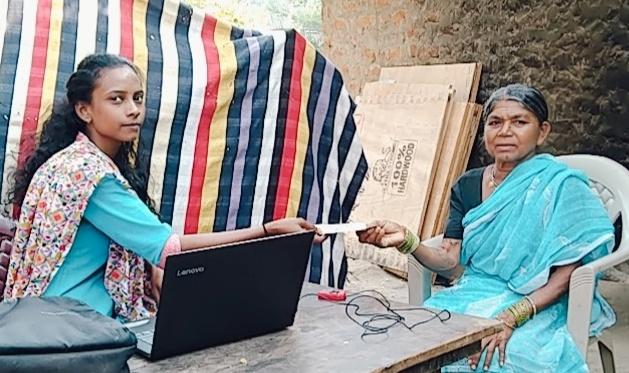 Gadiras of Sukma District, Bank Sakhi, Smt. Priyanka Singh, Beneficiary, Pension Amount, Wage Payment, National Rural Livelihood Mission, NRLM, Chhattisgarh, Khabargali