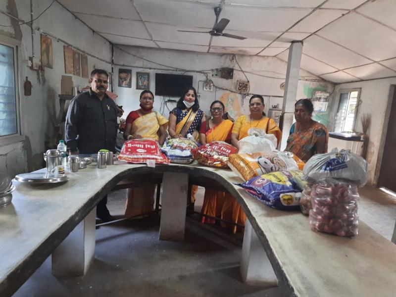 Shri Pragati Mahila Mandal, Davda Colony, Pachperi Naka, Kuldeep Nigam Old Age Mana Camp, Raipur, Rajendra Nigam, Jyoti Davda, Mrs. Shalini Meshram, Mrs. Rukhmani Prashant, Mrs. Sushma Sahu, Khabargali