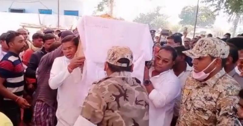 Shaheed Jawan, Mohan Nag, Kondagaon, Minister in charge of Public Health Engineering and Village Industries and District Guru Rudrakumar, Kondagaon MLA, Mohan Markam, Keshkal MLA, Santram Netam, Khabargali, IED blast in Bijapur