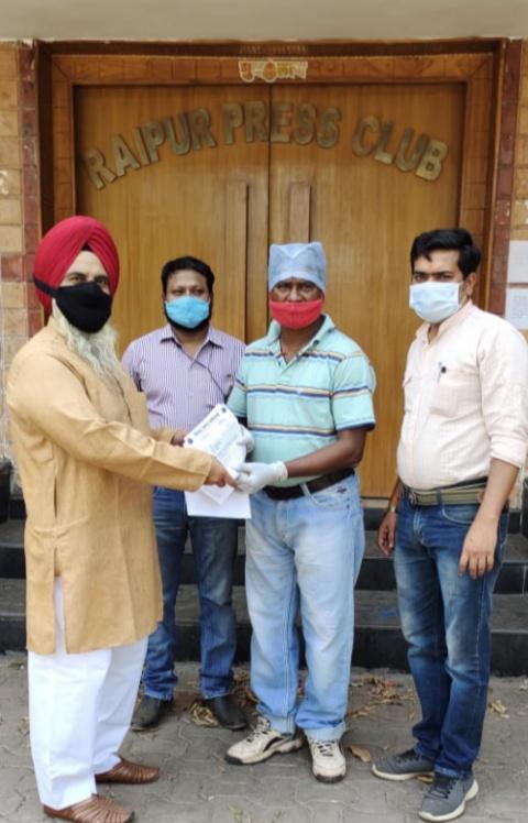 Journalist, Raipur Press Club, Sikh Samaj Chhattisgarh, CT Scan, Gurdwara Manager, Mahendra Chhabra, Surendra Singh Chhabra, Gurmeet Singh Gurdatta, Tejinder Singh Hora, Damu Ambedare, Global Epidemic Corona, Oxygen Concentrator Machine, Khabargali