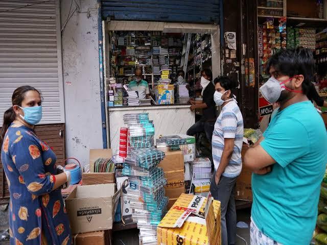 17 may open kirana store khabargali