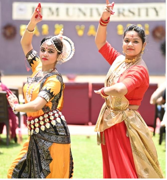 Naya Raipur, ITM University, Vice Chancellor Dr. Vikas Singh, Registrar Dr. R. Nesamurthy, Architect Sonal Sawant, Chess, Carrom, Table Tennis, Badminton, Volley Bowls, Raipur, Chhattisgarh, Khabargali