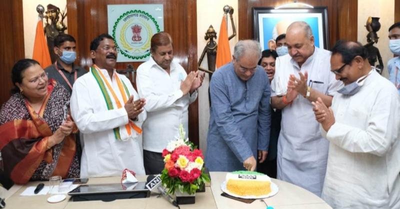Chief Minister Bhupesh Baghel birthday, Agriculture Minister Ravindra Choubey, Forest Minister Mohammad Akbar, Women and Child Development Minister Smt. Anila Bhendia, Industries Minister Kawasi Lakhma, Food Minister Amarjit Bhagat, School Education Minister Dr. Premsai Singh Tekam, Urban Administration and Development Minister Dr. Shiv Kumar Dahria, Revenue Minister Jaisingh Agrawal, Public Health Engineering Minister Guru Rudra Kumar, Deputy Speaker Manoj Mandavi, Lok Sabha MP Deepak Baij, Parliamentary