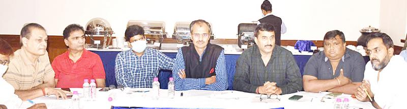 Vikas Agarwal, President, Mini Steel Plant Association, Manish Dhuppad, Secretary General, Coal, Chhattisgarh, Khabargali