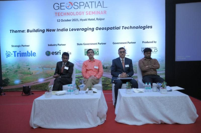 Chips, Chhattisgarh Infotech Promotion Society, Geospatial Technology Seminar, Sameer Vishnoi, I.O.T. Artificial Intelligence, Robotics, Cloud, Blockchain, AR , Geographic Information Systems, Amitabh Sharma, Joy Congari, Continuously Operating Reference Station, T.P. Malik, Sanjeev Trehan, Abhishek Kontagle, Ajitesh Pandey, Sanjay Gaur, Raipur, Khabargali