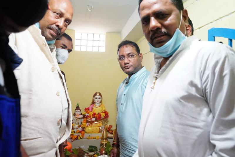 Minister of Public Health Engineering Department and Village Industries Department, Guru Rudra Kumar, Village Morid, idol installation, inauguration of Sahu Samaj Bhawan and Anganwadi building, Chhattisgarh, Khabargali