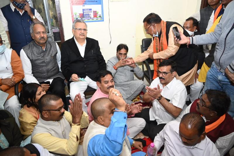 Dr. Raman Singh, former minister Rajesh Munat, TI Girish Tiwari, complaint of assault and abuse, BJP state president Vishnudev Sai, leader of opposition Dharamlal Kaushik, former minister Brijmohan Agarwal, , Chhattisgarh, Khabargali