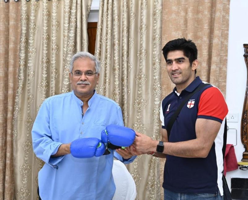 Olympic medalist, Indian professional boxer Vijender Singh, Chief Minister Bhupesh Baghel, Khabargali