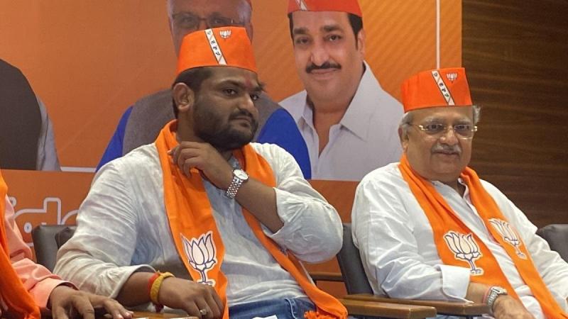 Hardik Patel, Bharatiya Janata Party, joins BJP, State President CR Patil, Gujarat, Khabargali