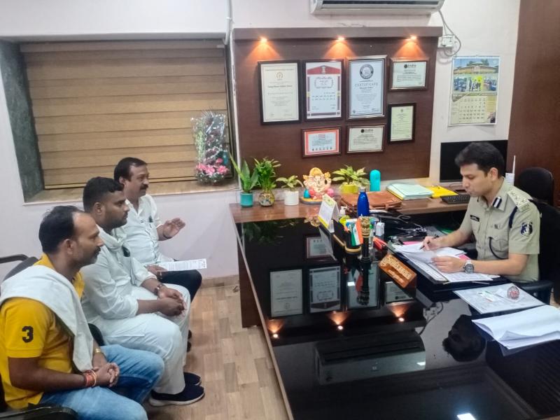 Satta, ganja, illicit liquor, dry intoxication, Kanhaiya Agarwal, Satyamev Jayate Foundation, SSP. Memorandum given to, Mohammad Siddiq, Prashant Agarwal, Raipur, Chhattisgarh, Khabargali