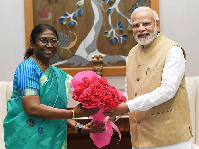 Draupadi Murmu, the country's first tribal, second woman president, cross voting, New Delhi, Presidential election, NDA candidate, Republic of India, created history, Joint Opposition candidate Yashwant Sinha, Prime Minister, Lok Sabha Speaker, Narendra Modi, JP Nadda, ancestral village in Odisha, Mayurbhanj district, Rairangpur town, Khabargali