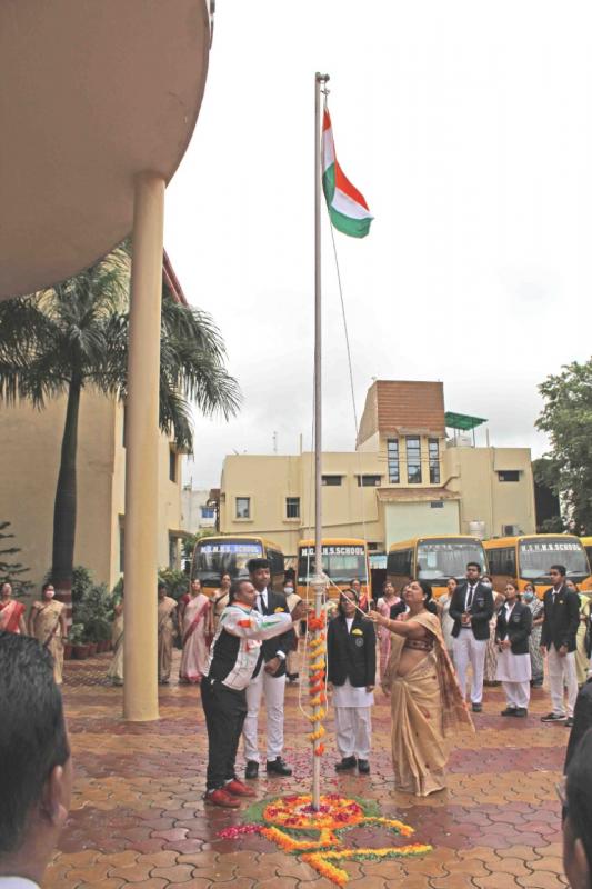 75th Independence Day, MGM School Gayatri Nagar, Principal Dr. Leena R. Jacob, Raipur, Khabargali