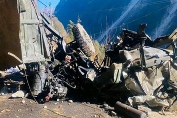 Tragic accident, Indian Army vehicle fell into ditch, 16 soldiers martyred, Gangtok, Sikkim, News, khabargali