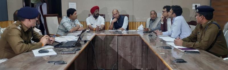 Traffic system in the city, Raipur, Manthan, Collector Dr. Sarveshwar Narendra Bhure, MLA Satyanarayan Sharma, Raipur North MLA Kuldeep Juneja, Raipur Mayor Ejaz Dhebar, Birangaon Mayor Nandlal Devagann, Senior Superintendent of Police Prashant Kumar Agarwal, Commissioner Municipal Corporation, MD Smart City Ltd Raipur Mayank Chaturvedi, Khabargali