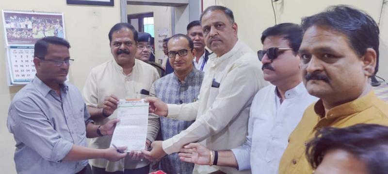Investigation of disproportionate assets of Dr. Raman and his family, Congress submits memorandum to Governor, Municipal Corporation Chairman Pramod Dubey, City District Congress Committee President Girish Dubey, Chhattisgarh, Khabargali