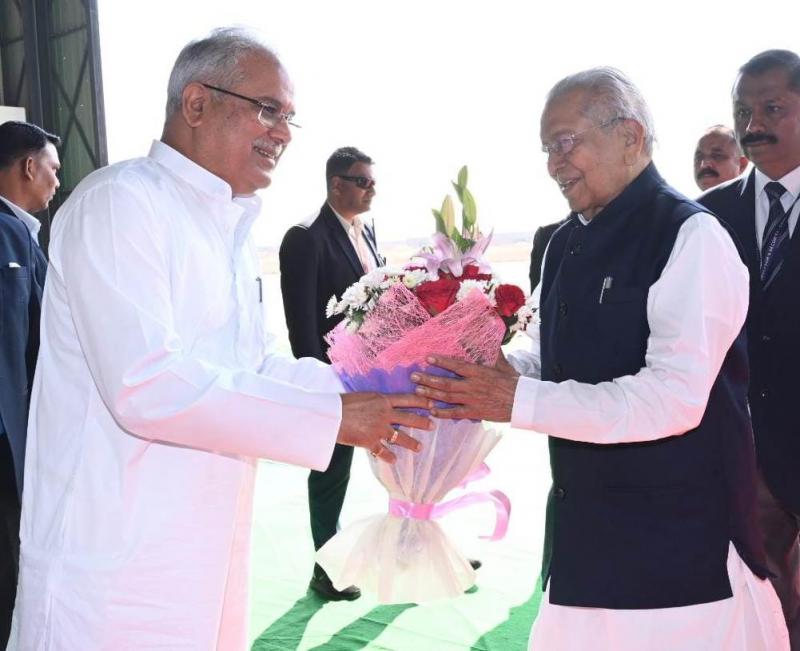 Nominated Governor of Chhattisgarh Mr. Vishwa Bhushan Harichandan, Chief Justice Mr. Arup Kumar Goswami, Raj Bhavan, Khabargali