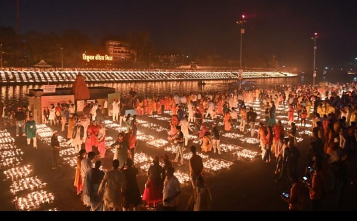 Mahashivaratri, 18 lakh 82 thousand diyas lit together on the banks of Kshipra river in Ujjain, world record, khabargali