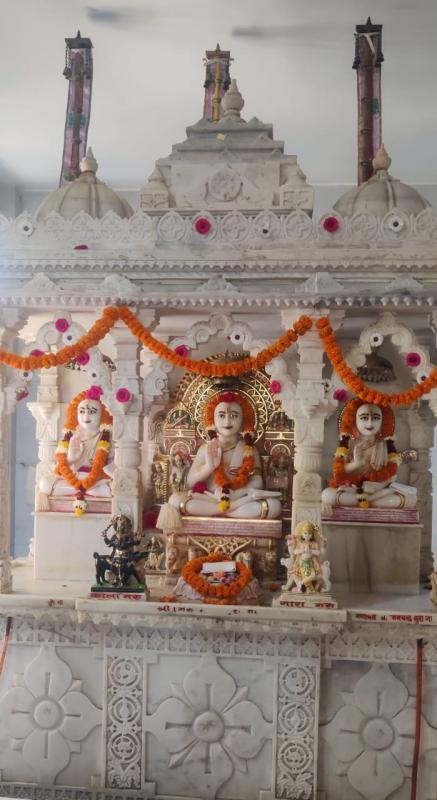 Khartargachhadhipati Acharya Shri Jinmaniprabh Surishwar ji with his hand, Miraculous, Jain Dadabadi Bhairav Society, Holi Poonam, Dadagurudev, Raipur, Chhattisgarh, news, khabargali