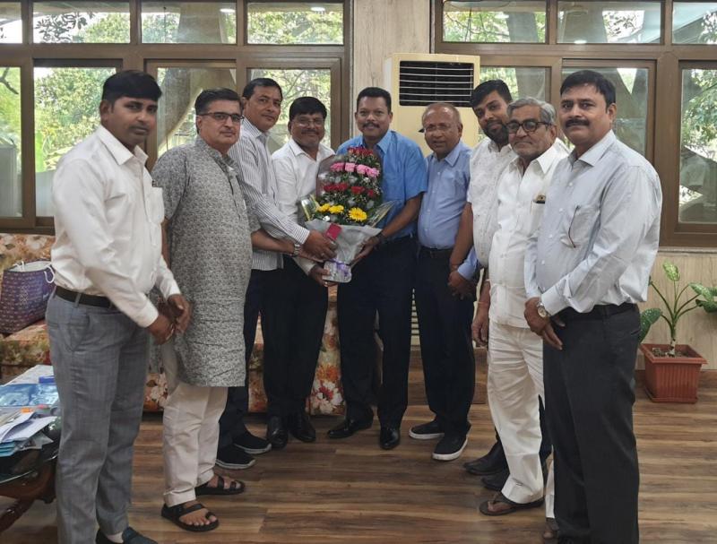 Chief Income Tax Commissioner Veer Virsha Ekka, Raipur Sarafa Association, Advance Tax, Suresh Bhansali, Secretary Deepchand Kotadia, Treasurer Jitendra Golchha, Upadhyay Sunil Soni BL, Joint Secretary Praveen Malu Dilip Tatia, Patron of Association Magelal Malu Salah Kar Samiti Se Uttam Golchha, Raipur , Chhattisgarh, Khabargali