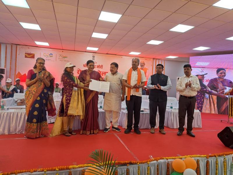 PM Modi, Innovation, Government Jobs, Renuka Singh, Employment Fair-5, MP Sunil Soni, MLA Brijmohan Agarwal and Chief Post Master General of Chhattisgarh Postal Circle, Veena R. Srinivas, Chhattisgarh, Raipur, Khabargali