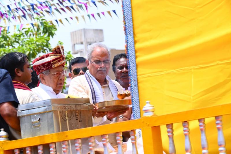 Jagannath Temple located in Gayatri Nagar Raipur, Prabhu Jagannath, Bhaiya Baldau and sister Subhadra, Chherapahra ceremony before Rath Yatra, Governor Shri Vishwabhushan Harichandan and Chief Minister Bhupesh Baghel, Chhattisgarh,khabargali