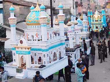 Youme Ashura, Prophet Hazrat Mohammad S.A.W. Martyrdom Day of Hazrat Imam Hussain, Martyr of Karbala, Mourning Procession Artistic Tazia, Hyder Ali Mutavalli Hydari Masjid Trust Mominpara, Raipur, Chhattisgarh, Khabargali