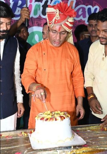 Minister Guru Rudrakumar celebrated his birthday simply, khabargali