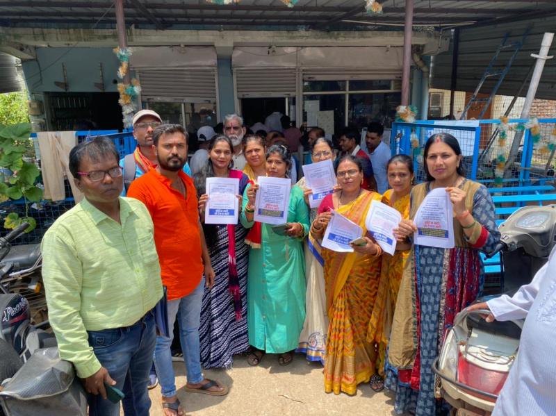 Election in Housing Board Colony in Sejbahar, residents create ruckus over voting Raipur Chhattisgarh News,khabargali