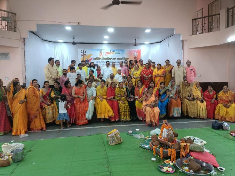 Rudrabhishek program of Parthiv Shivling in Purushottam month of Holy Sawan by our Rishtey group, Bhakti ki Ganga Bahi in Vipra Bhawan Samta Colony Raipur, Acharya Vedprakash ji, Mahant Lakshminarayan Temple, special guest Pramod Dubey Chairman Municipal Corporation and Vinay Tiwari President, Chhattisgarhi Brahmin Samaj Central Committee, Raipur, Chhattisgarh, Khabargali