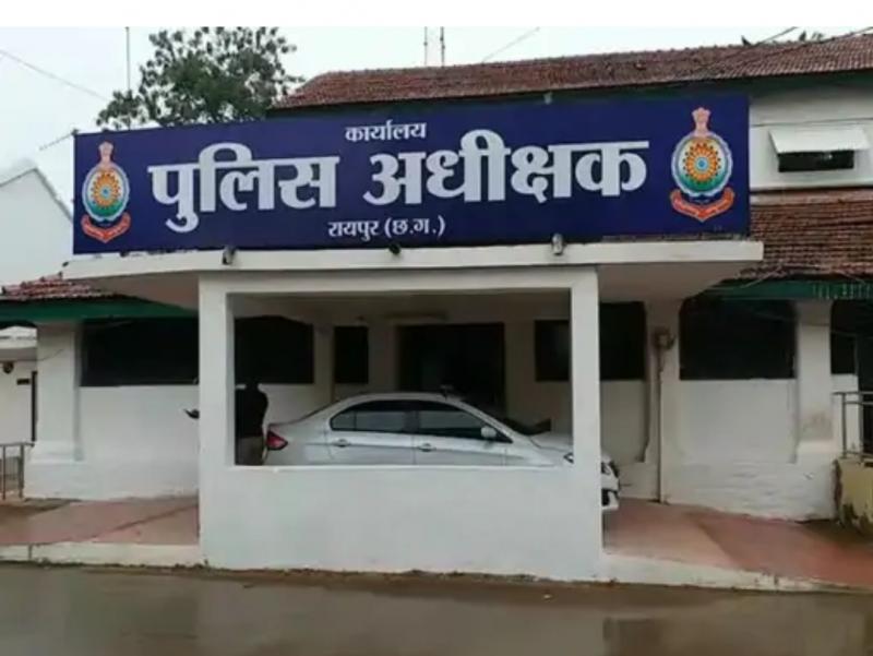 Transfer of 2 TIs of the capital, Saraswati Nagar police station TI Shruti Singh to Kabir Nagar police station, Reserve Force posted Bhekhlal Chandrakar as the new TI of Saraswati Nagar police station, Raipur, Khabargali.