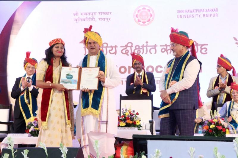 Akanksha got Ph.D.  Degree, Chancellor of Shri Rawatpura Government University, Shri Ravi Shankar Maharaj, Impact of e-Resources on the Services of Agriculture Libraries of Chhattisgarh State: Consortium for e-Resources in Agriculture, Raipur, Chhattisgarh, Khabargali