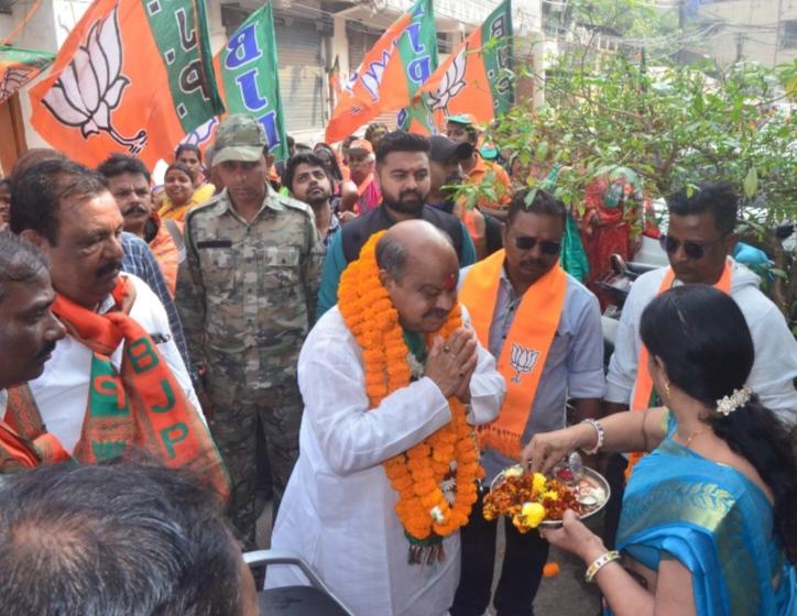 BJP candidate from Raipur North assembly constituency Purandar Mishra, tour and public relations, Chhattisgarh assembly elections, Khabargali