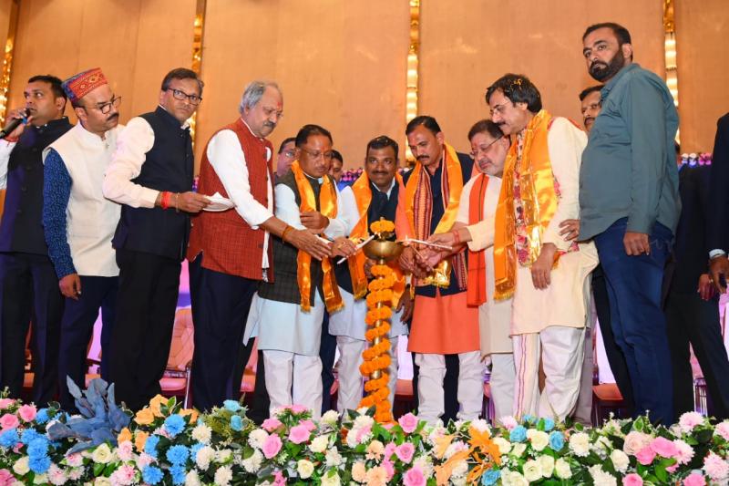 Farmers and rice millers are the two wheels of our economy, Chief Minister Vishnu Dev Sai, Chhattisgarh Rice Millers Association, School Education Minister Brijmohan Agarwal, MP Mr. Sunil Soni, Food and Civil Supplies Minister Dayal Das Baghel, Health Minister Mr. Shyam Bihari Jaiswal, Food Minister Dayaldas. Baghel, MLA Sampat Aggarwal, Chhattisgarh State Rice Millers Association President Yogesh Aggarwal, Khabargali