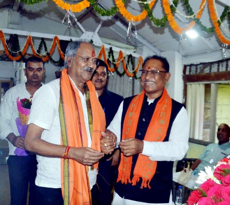 Brijmohan Aggarwal congratulated Vishnu Dev Sai on being made the Chief Minister, Chhattisgarh, Khabargali
