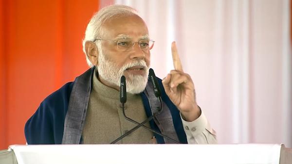 Ram Nagri Ayodhya, PM gifted a project worth Rs 16 crore to Ayodhya, grand welcome, party to Babri case also showered flowers, inaugurated other projects including new international airport and railway station, two Amrit Bharat and six Vande Bharat trains.  Also flagged off, Khabargali