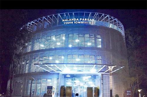 Changed picture of Nalanda campus of the capital, free internet, quick implementation of Chief Minister Vishnu Dev Sai's announcement, gift given to students on National Youth Day, speed now double, other facilities increased, Digital Library, Raipur, Chhattisgarh, Khabargali