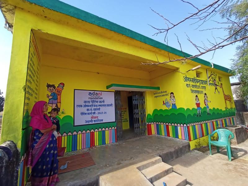 To give modern wings to the imagination of innocent children, Bala painting was done in Anganwadi centers, Adani Foundation is leading in the development of strong infrastructure in the villages of PEKB mine, Chhattisgarh, Khabargali.