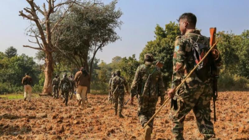 Big news, big attack on the force patrolling in Naxalite den Tekalgudem, 3 soldiers martyred, 14 others including Deputy Commandant injured, firing for more than five hours, Naxalites fired more than 300 indigenous RPGs, Chhattisgarh's Maoist dominated Sukma and Tekalguda village, border area of Bijapur district, martyr constable Devan C., 201 Cobra, constable Pawan Kumar, 201 Cobra, constable Lambdhar Sinha, 150 CRPF., Khabargali.