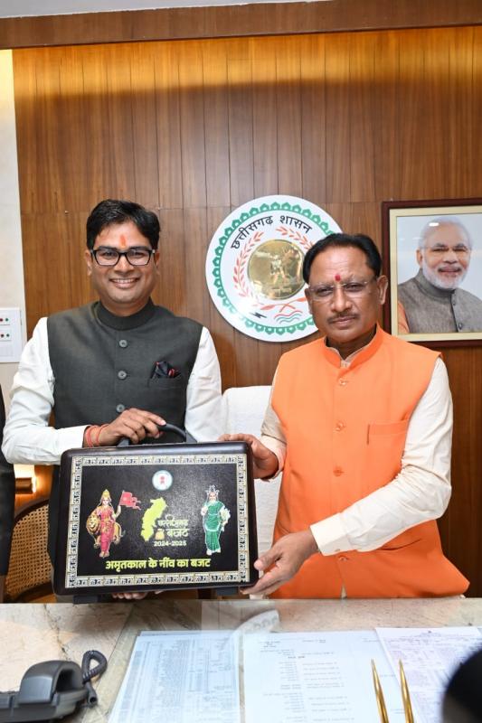 Paperless digital budget presented for the first time in the history of Chhattisgarh, glimpse of Dhokra craft, generate, reform, economic growth, achievement, technology, capex and good governance, Vishnudev Sai government of Chhattisgarh, Finance Minister OP Chaudhary, Khabargali